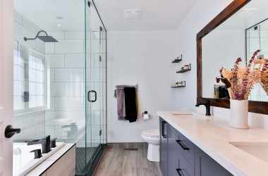 How To Clean A Bathroom Fast And Efficiently